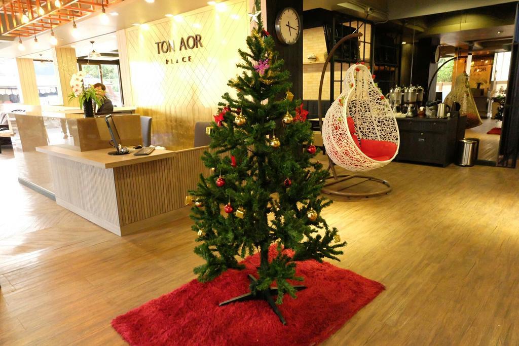Ton Aor Place Hotel Банкок Екстериор снимка