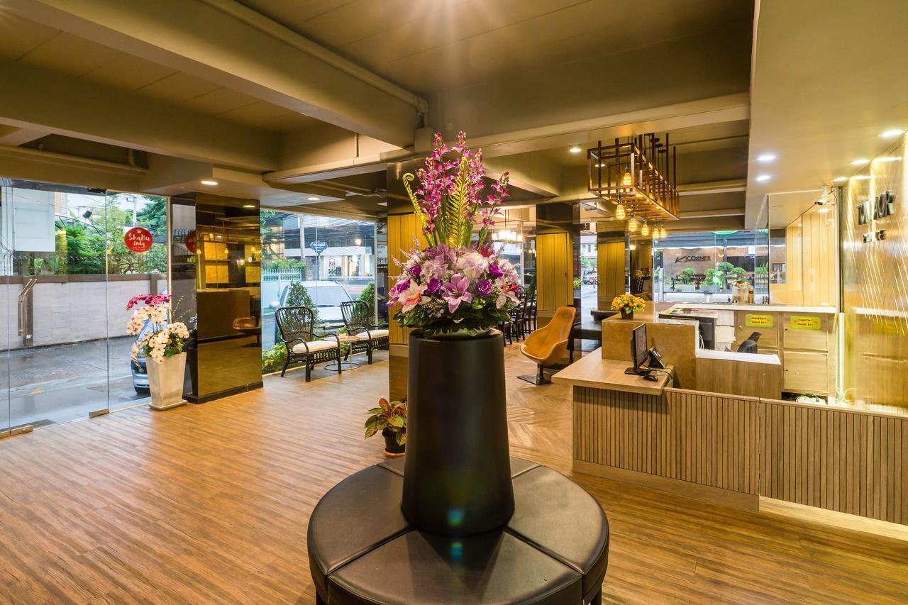 Ton Aor Place Hotel Банкок Екстериор снимка