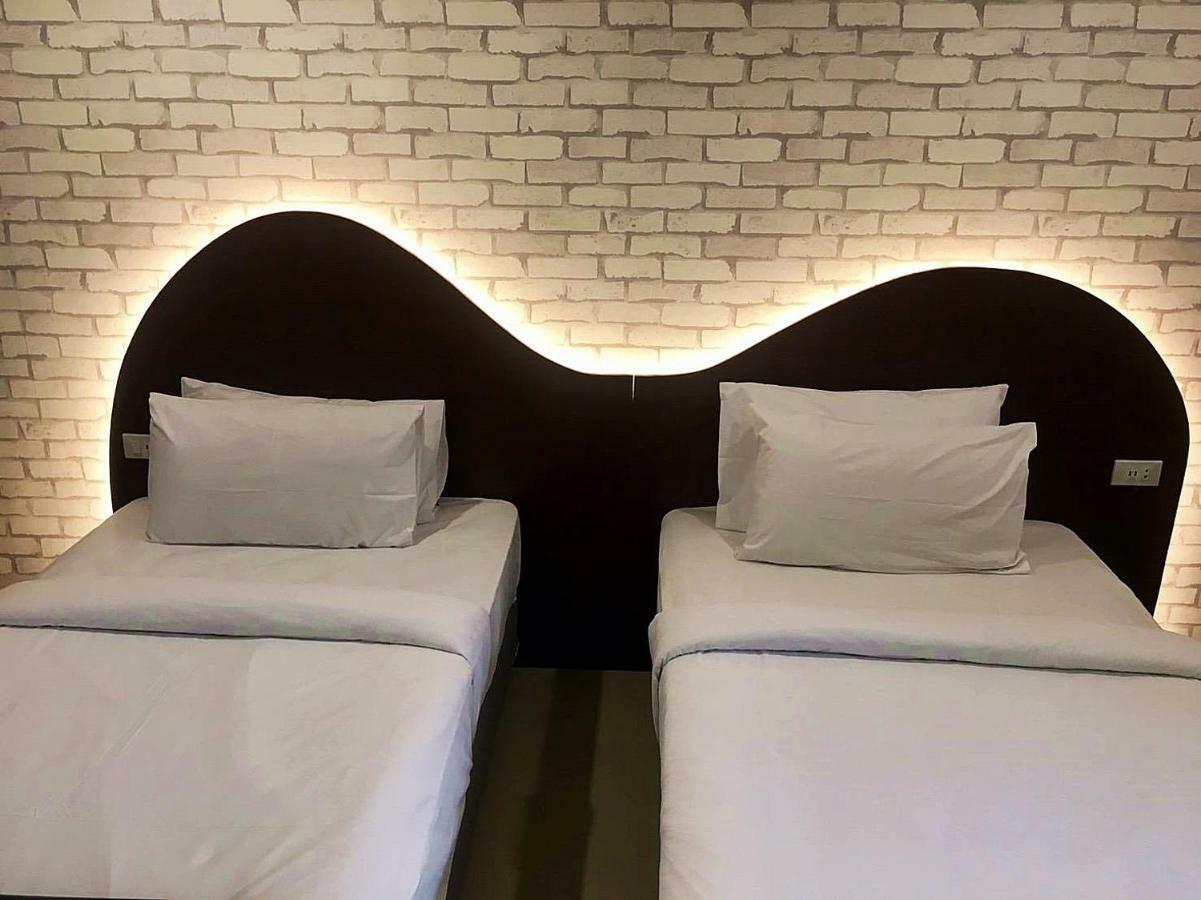 Ton Aor Place Hotel Банкок Екстериор снимка