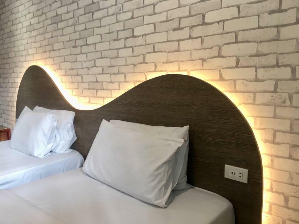 Ton Aor Place Hotel Банкок Екстериор снимка
