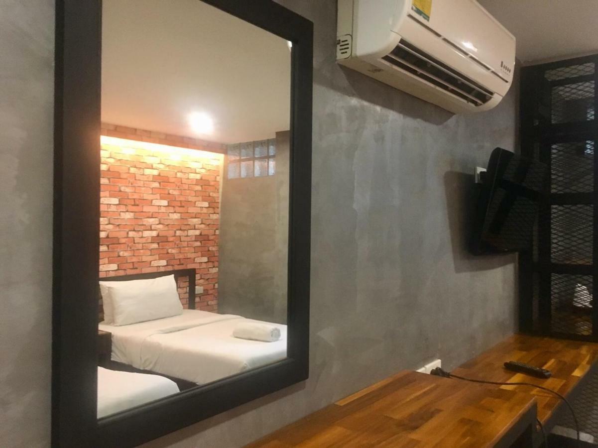 Ton Aor Place Hotel Банкок Екстериор снимка