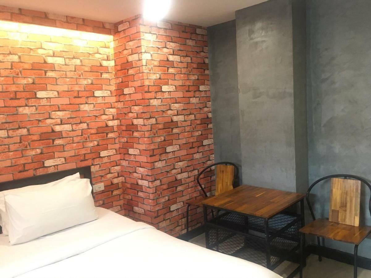 Ton Aor Place Hotel Банкок Екстериор снимка