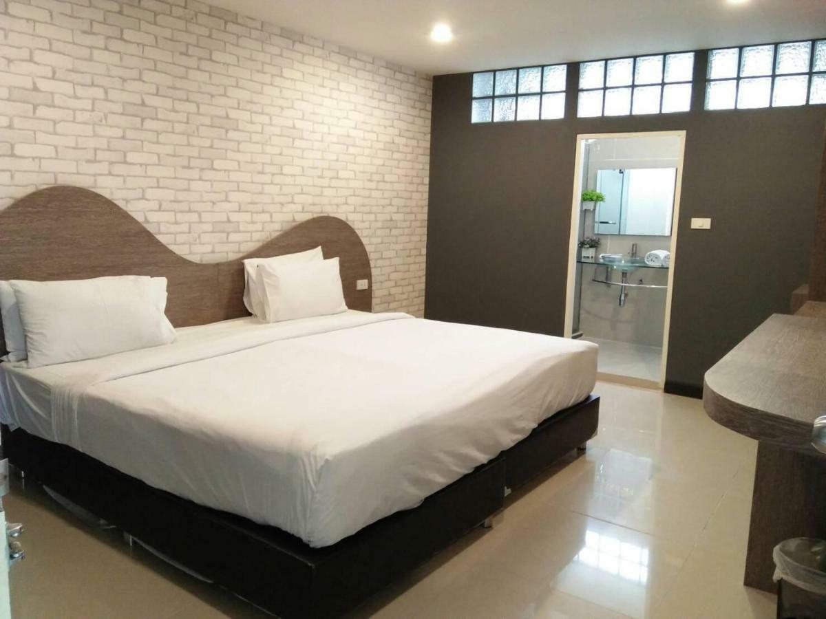 Ton Aor Place Hotel Банкок Екстериор снимка